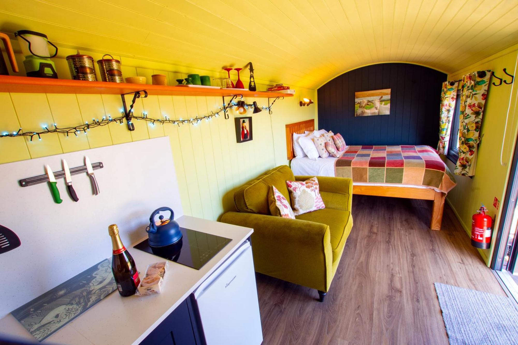 The Gambo Shepherd'S Hut Kidwelly Exterior photo
